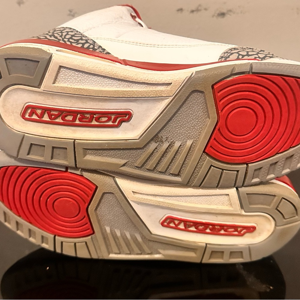 Jordan Men's White Red Elephant Print Athletic Shoes - Picture 9 of 9